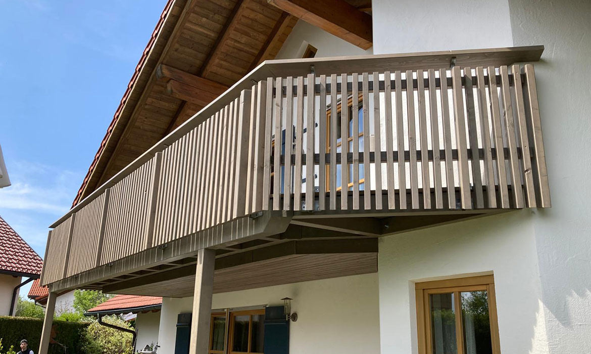 Fassade/Balkon Zimmerei Krumm