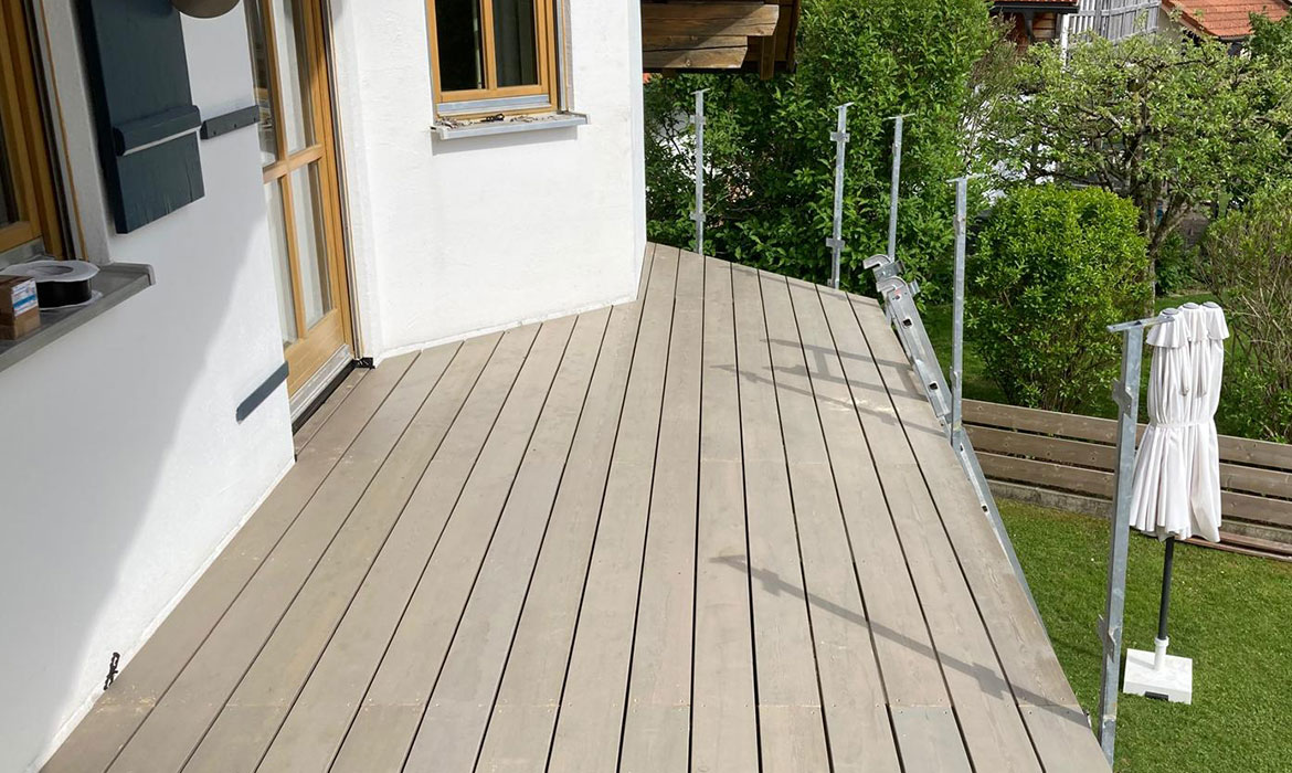 Fassade/Balkon Zimmerei Krumm